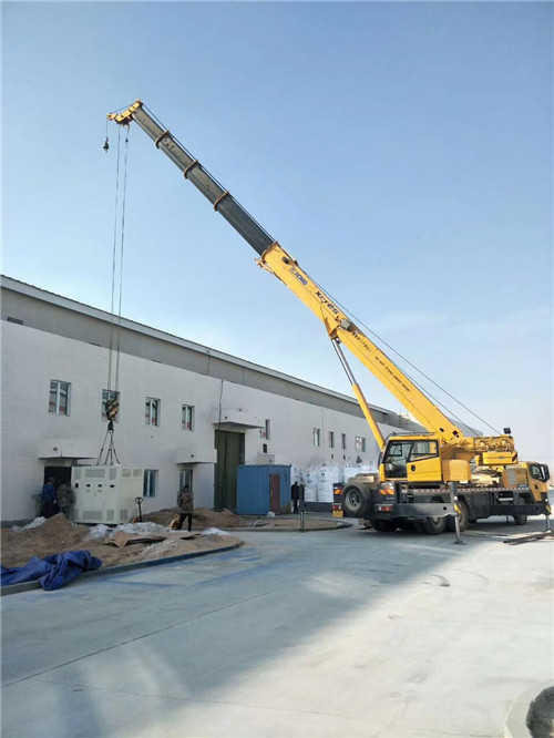 和田县“超载就喊停”—— 吊车的 “重量保镖” 技术