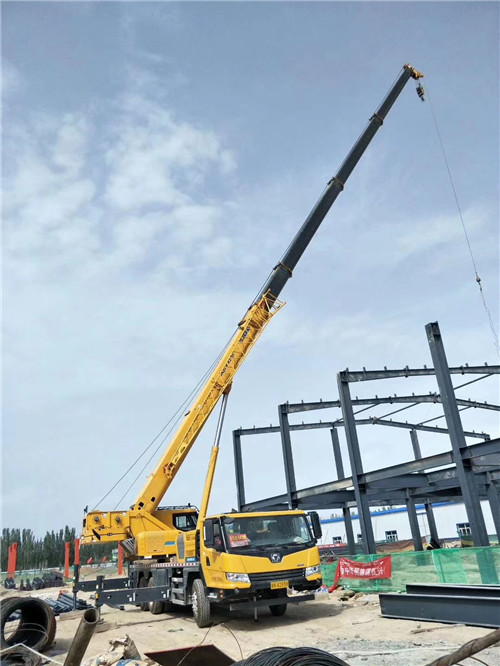 和田县超高层建筑钢结构吊装案例